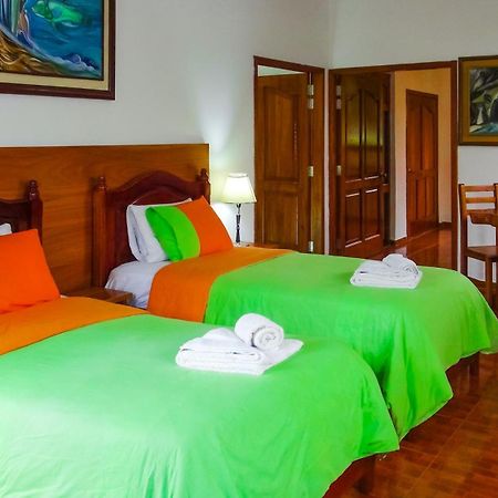 Hotel Twin Galapagos Пуэрто-Айора Экстерьер фото