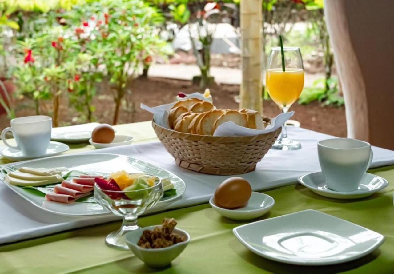 Hotel Twin Galapagos Пуэрто-Айора Экстерьер фото
