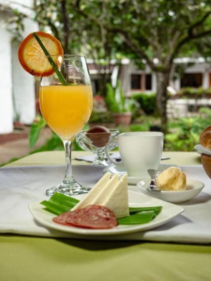 Hotel Twin Galapagos Пуэрто-Айора Экстерьер фото