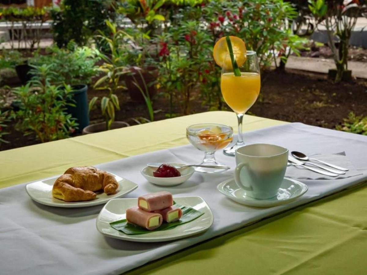 Hotel Twin Galapagos Пуэрто-Айора Экстерьер фото