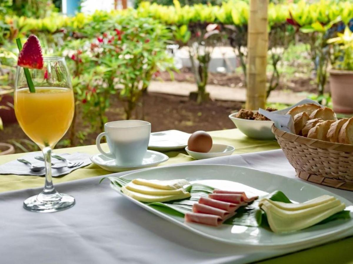 Hotel Twin Galapagos Пуэрто-Айора Экстерьер фото