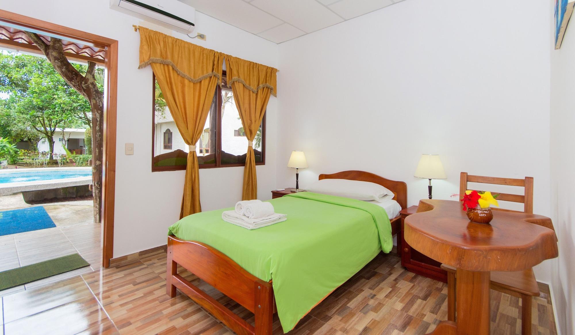 Hotel Twin Galapagos Пуэрто-Айора Экстерьер фото