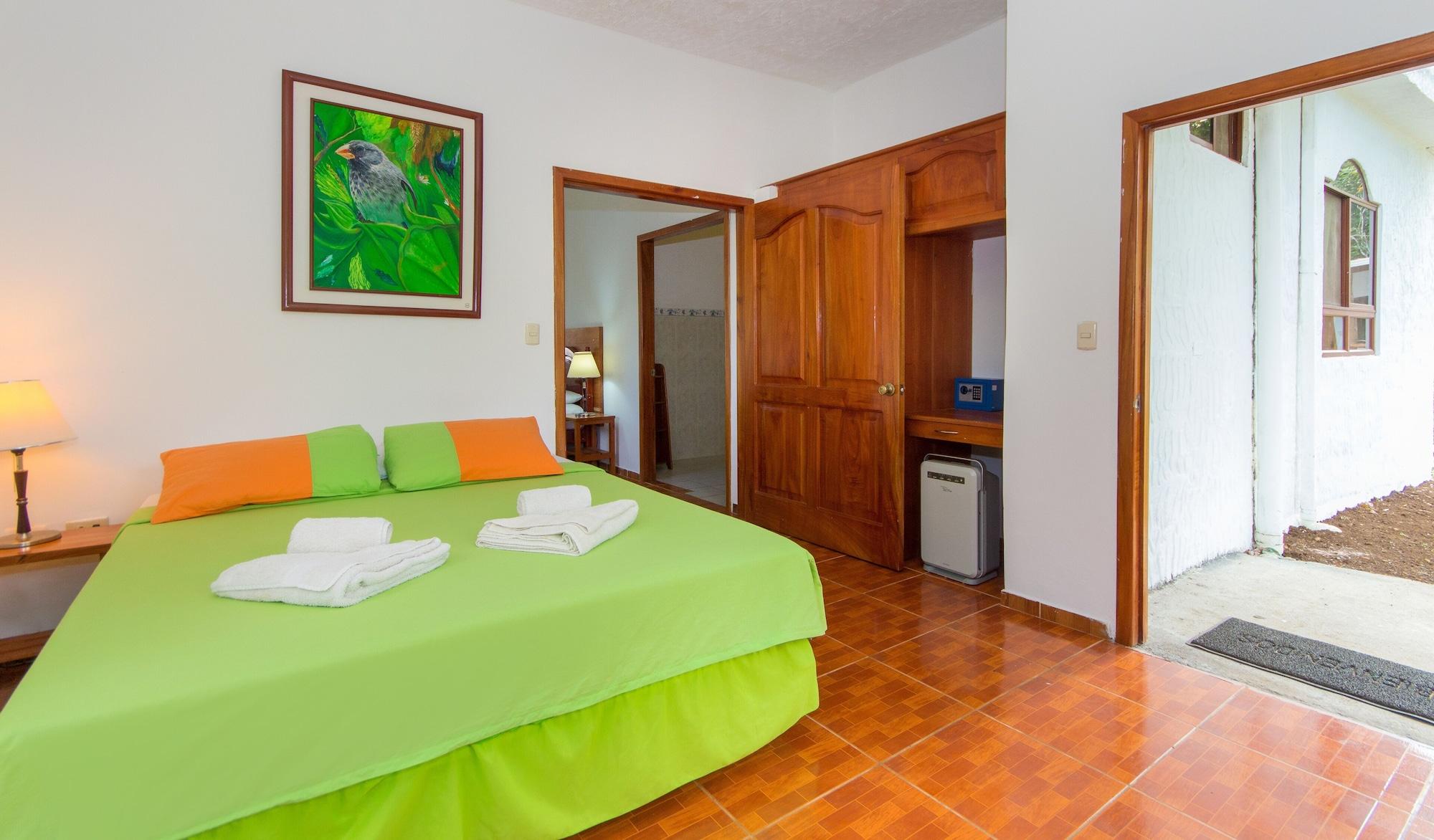 Hotel Twin Galapagos Пуэрто-Айора Экстерьер фото