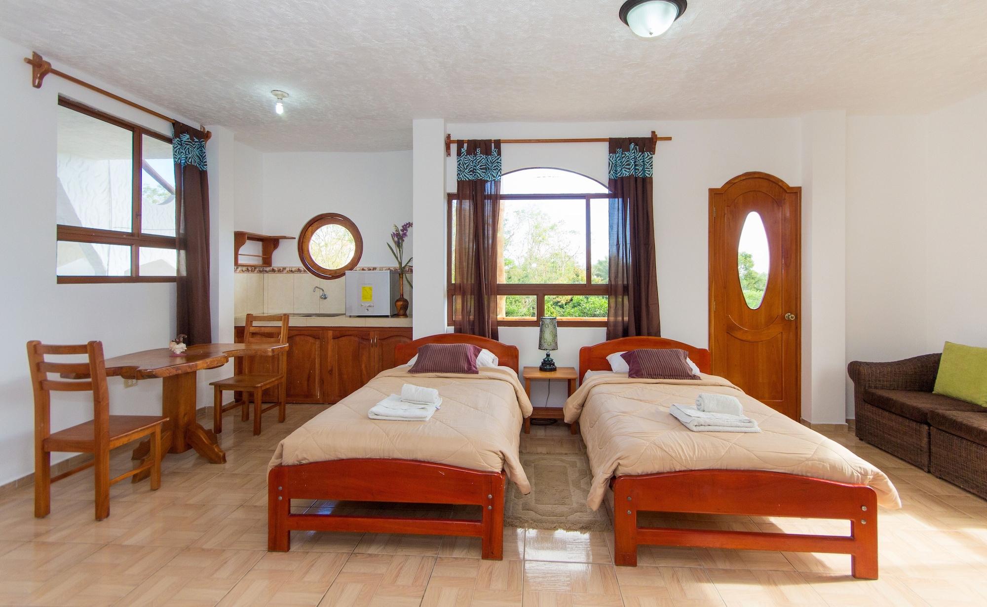 Hotel Twin Galapagos Пуэрто-Айора Экстерьер фото