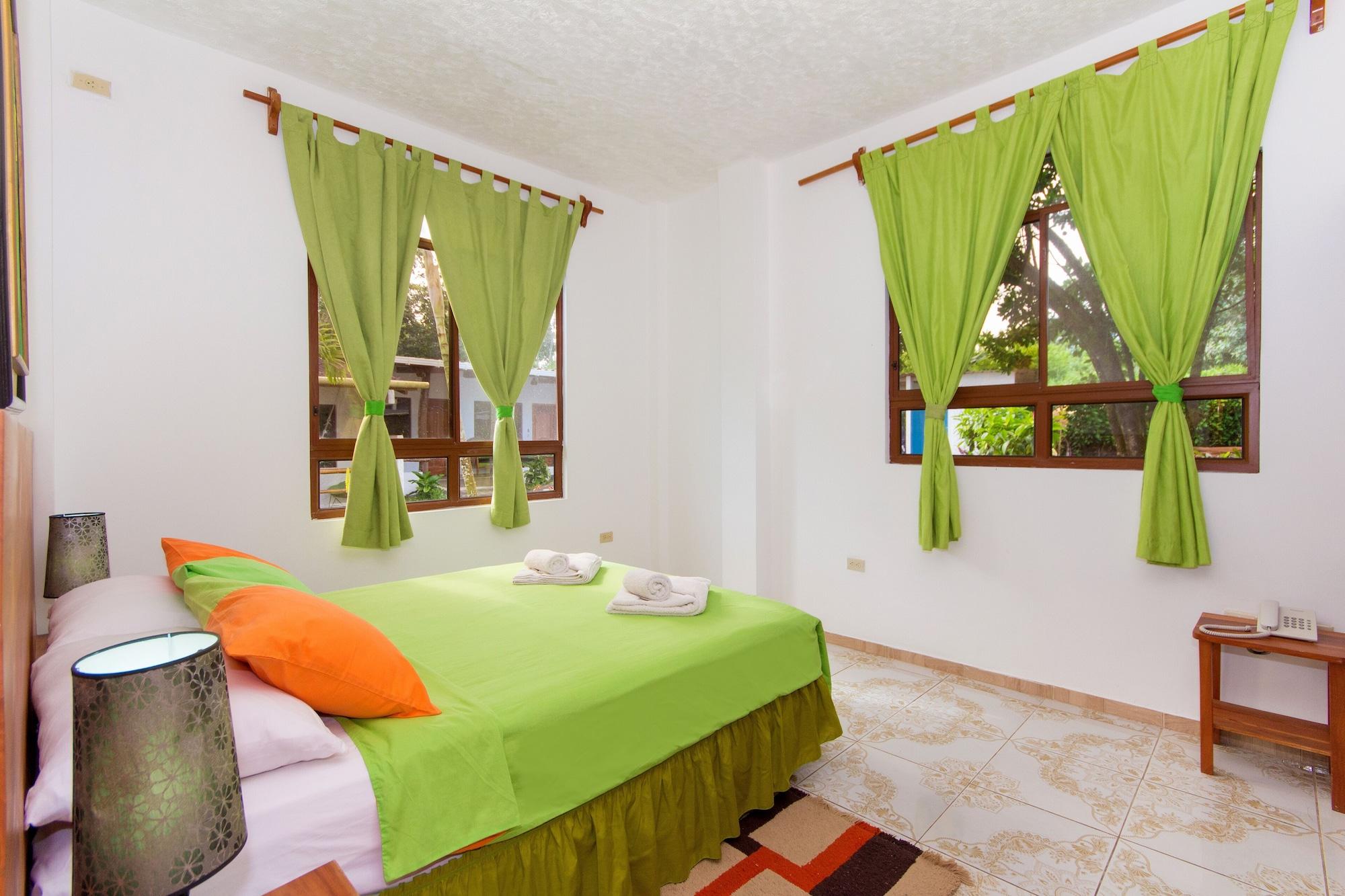 Hotel Twin Galapagos Пуэрто-Айора Экстерьер фото