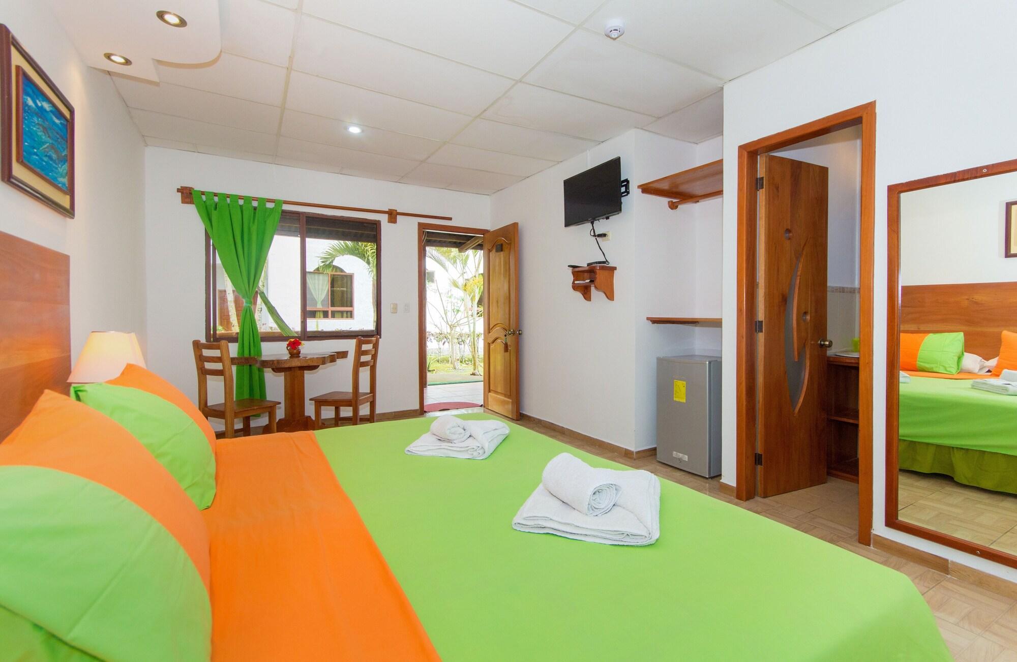 Hotel Twin Galapagos Пуэрто-Айора Экстерьер фото