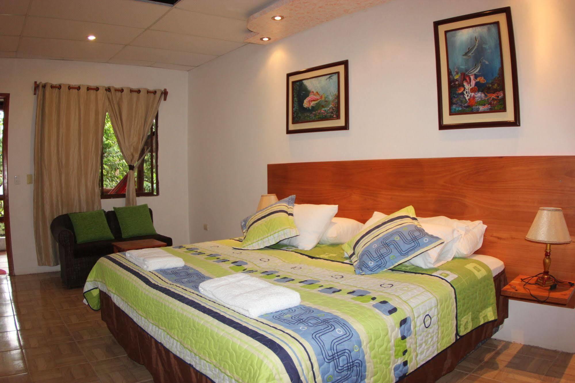 Hotel Twin Galapagos Пуэрто-Айора Экстерьер фото