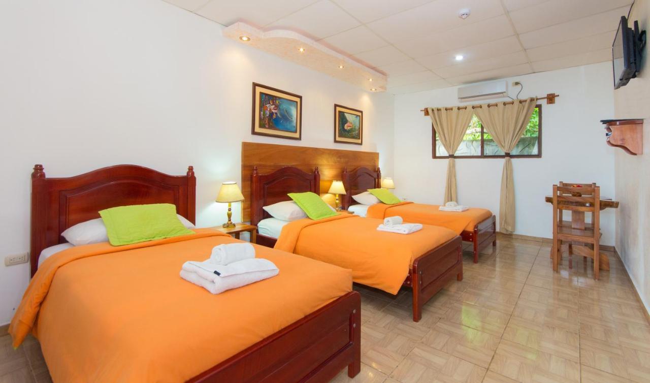 Hotel Twin Galapagos Пуэрто-Айора Экстерьер фото